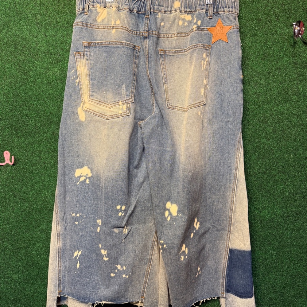 🌟SALE 283 NWOT Oli & Hali Cropped Distressed Jeans - Picture 2 of 4